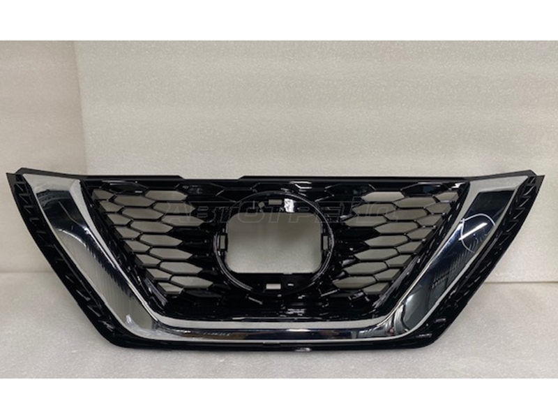 Решетка радиатора NISSAN QASHQAI 17-22 под камеру (уценка на 10%)