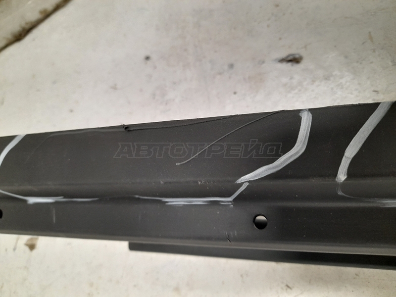 Накладка порога Mazda CX-5 16-21 (Справа) (уценка на 10%)