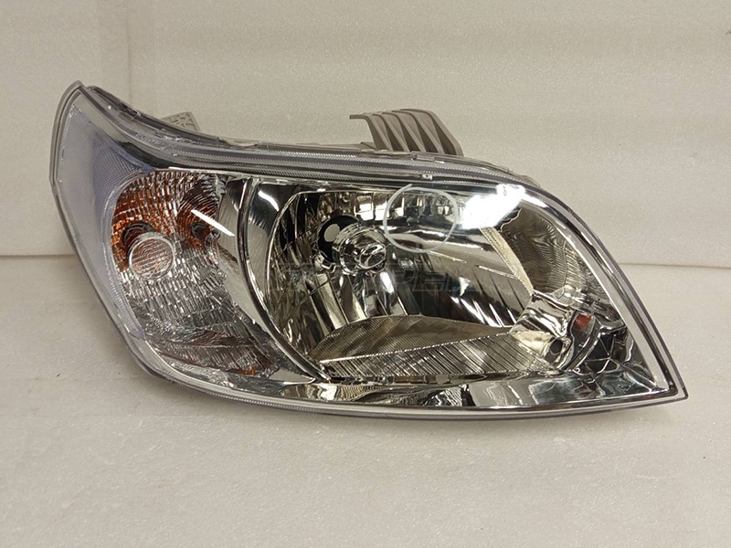 Фара Chevrolet Aveo 05-11 / Daewoo Gentra 05-11 / Ravon Nexia R3 16-20 (Справа/ 5D HBK) (уценка на 1