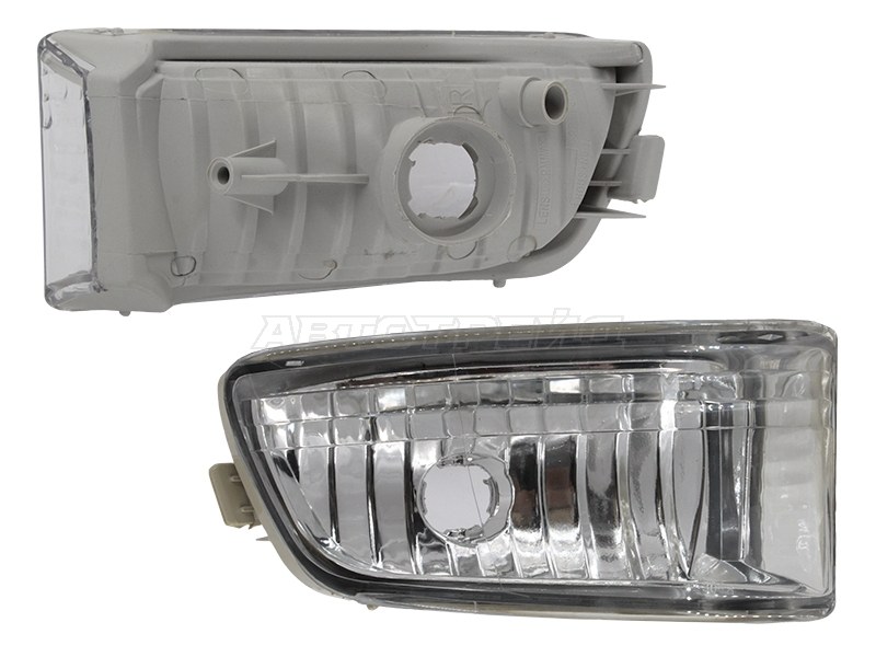 Фара противотуманная (Справа) Toyota Mark II (X110) 00-04