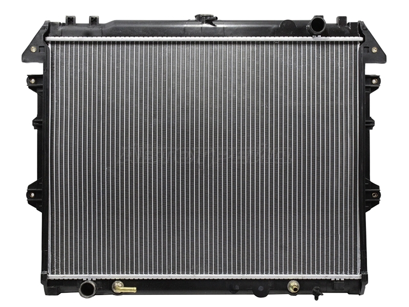 Радиатор Toyota Fortuner 04-15