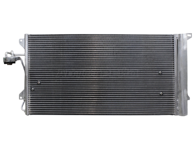 Радиатор кондиционера Audi Q7 05-15 / Volkswagen Touareg 02-10