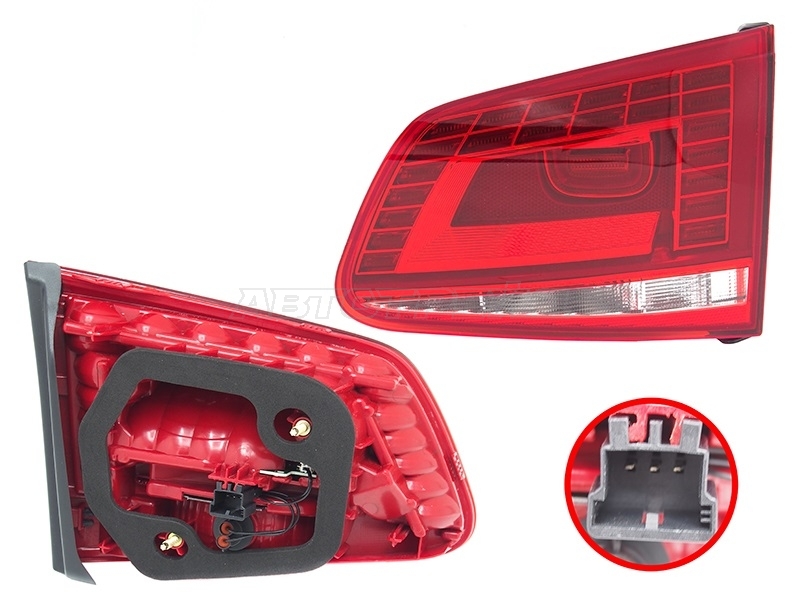 Фонарь в крышку багажника Volkswagen Touareg 14-18 (Справа/ LED)